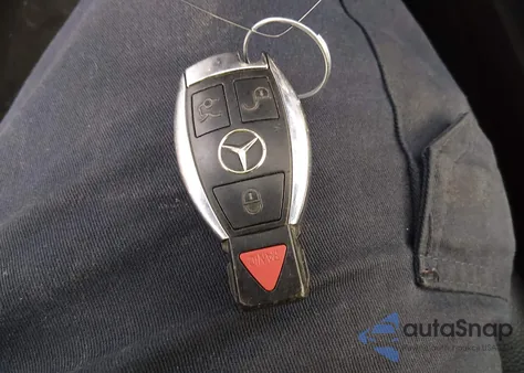 2013 Mercedes-Benz E 350 4Matic из США, поврежденный, VIN WDDHF8JB9DA765939